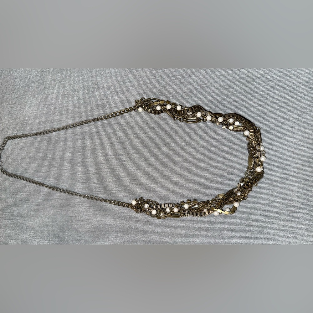 Elegant Gold and White Necklace